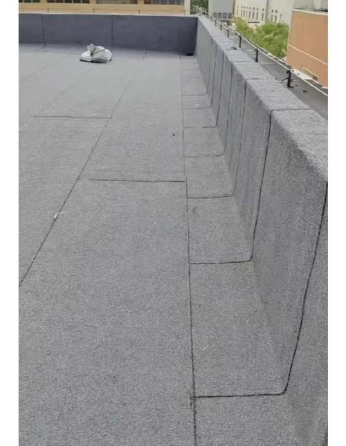 卷材翻至外墙正面节点图