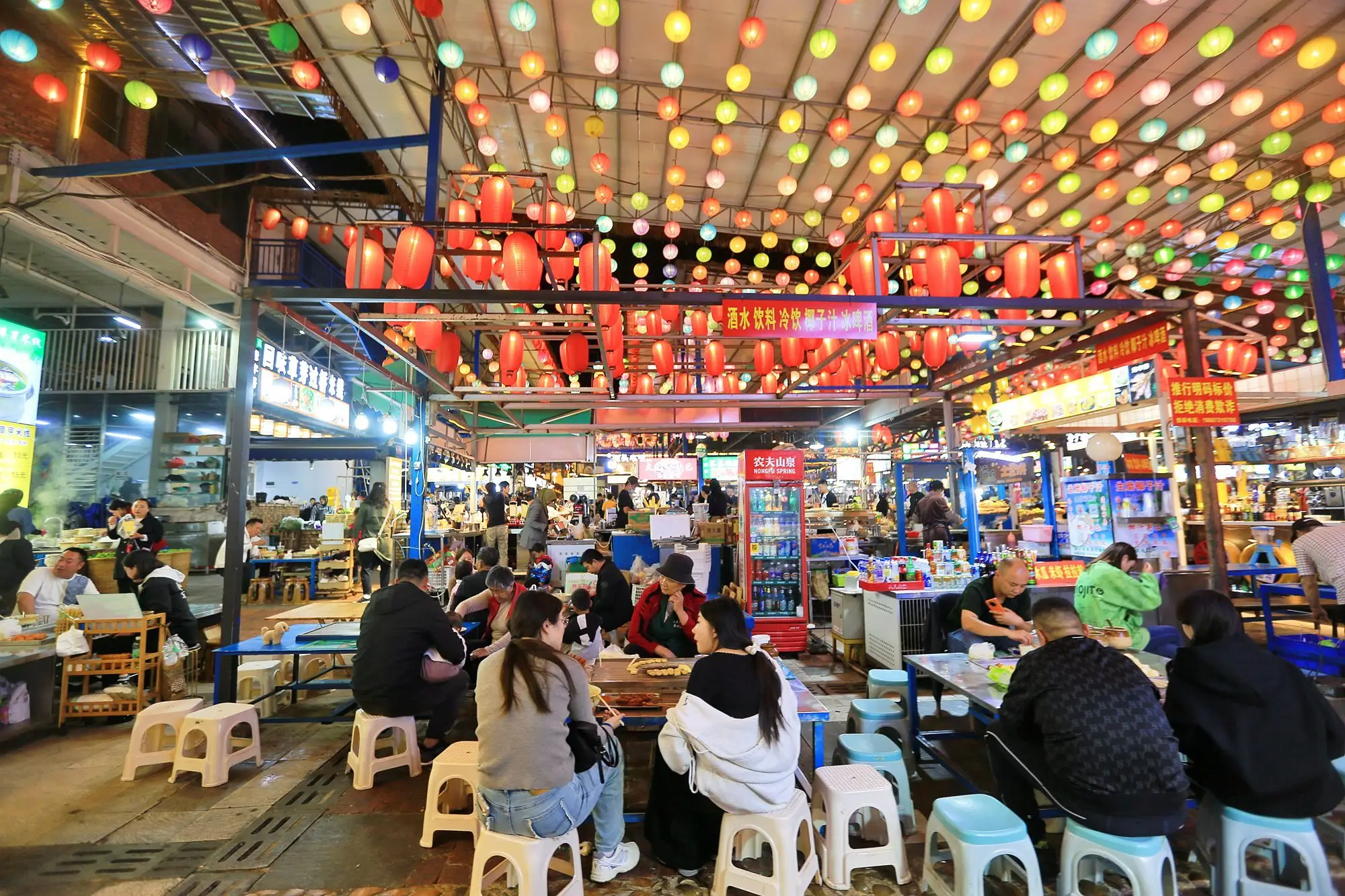 购物美食中心效果图(待替换)