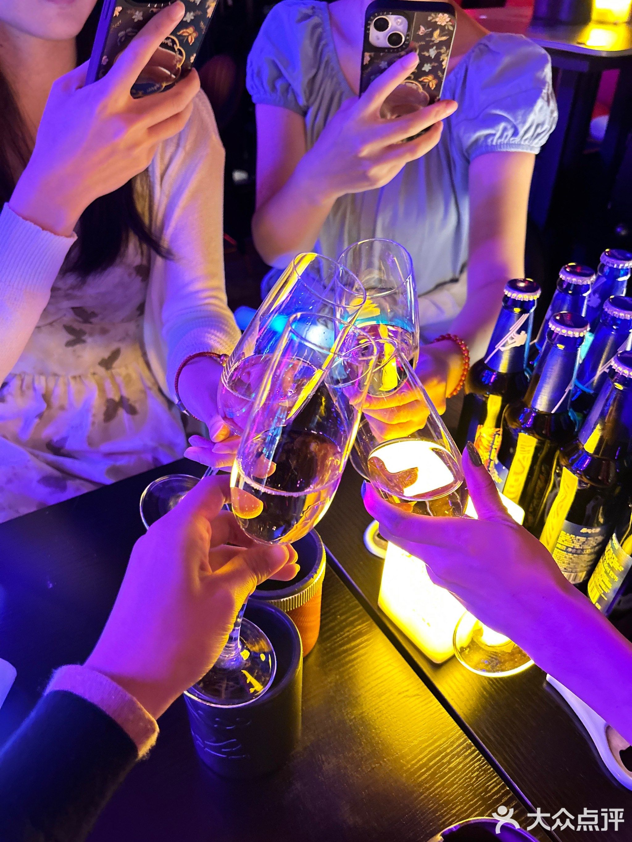 慢摇酒吧效果图(待替换)